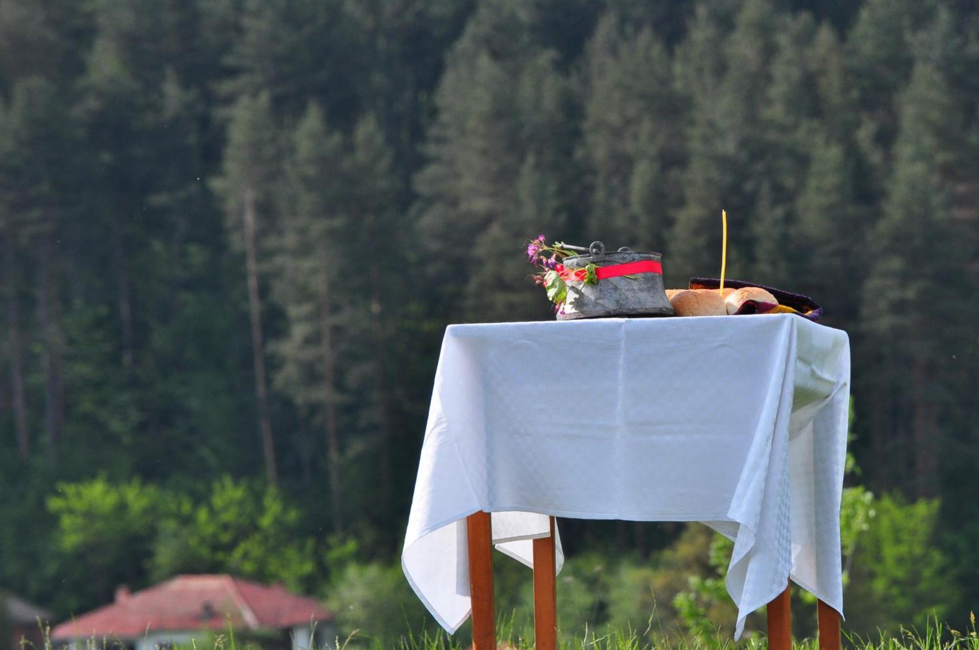 Hotel Tihiat Kat 아프릴치 외부 사진