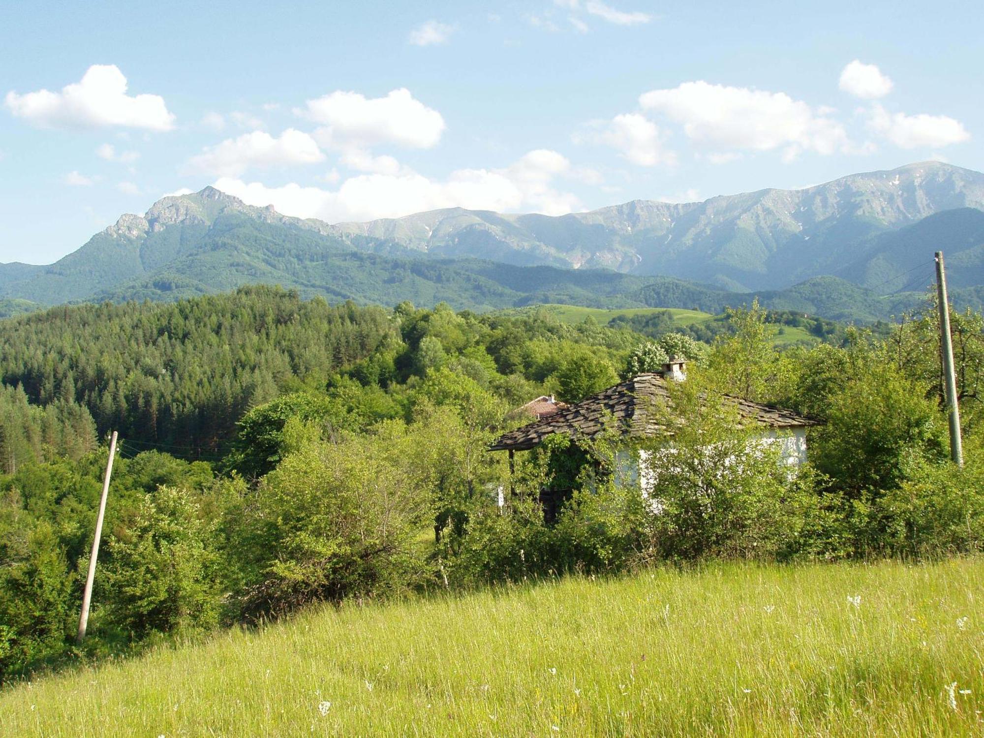 Hotel Tihiat Kat 아프릴치 외부 사진
