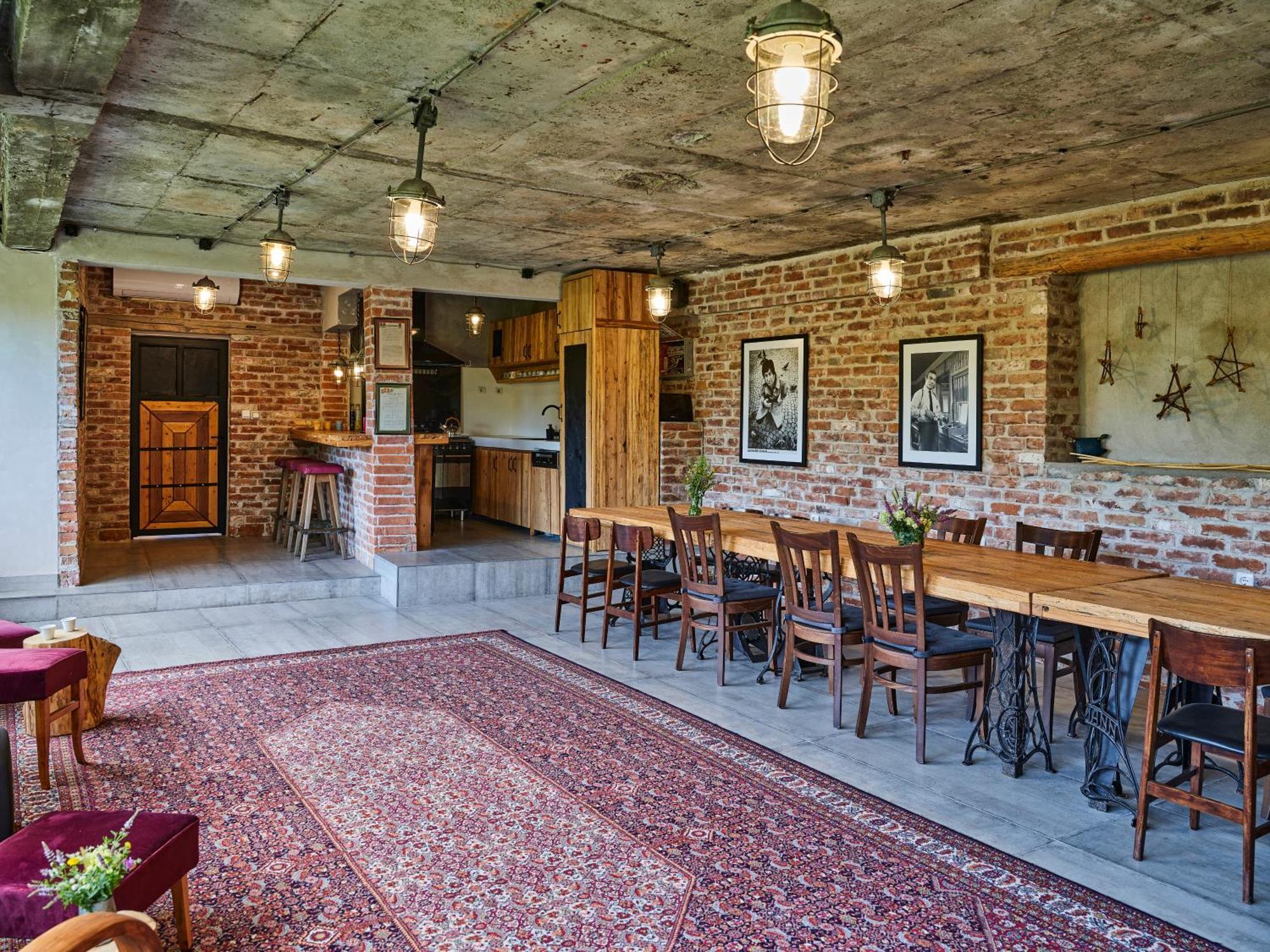 Hotel Tihiat Kat 아프릴치 외부 사진